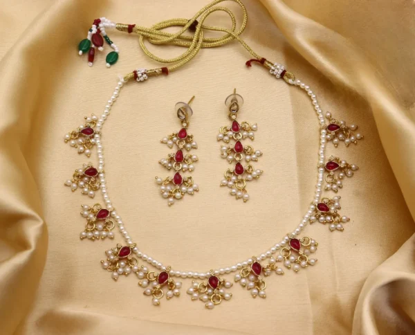 Pearlescent Elegance: Complete Pearl Jewelry Set