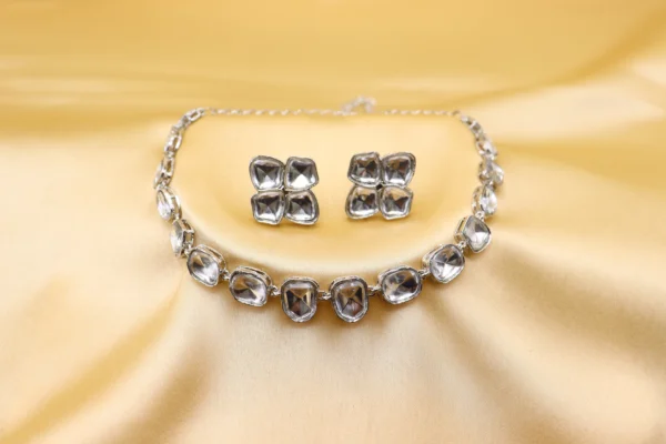 Vivanta design Women's & Girls Rhodium-Plated Letest Kundan Choker Necklace Set